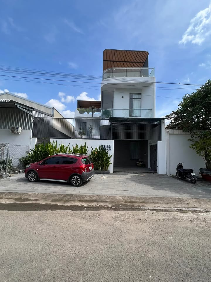 Bán Villa KDC Hồng Phát Cần Thơ 285m² giá 12.9 tỷ - Đầy đủ nội thất cao cấp!