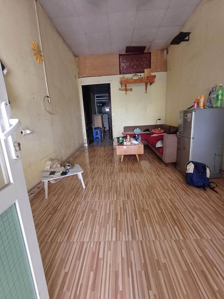 Đất Lĩnh Nam 60m² giá 1.4 tỷ - Tặng nhà cấp 4 gác xép, sẵn sàng ở ngay!