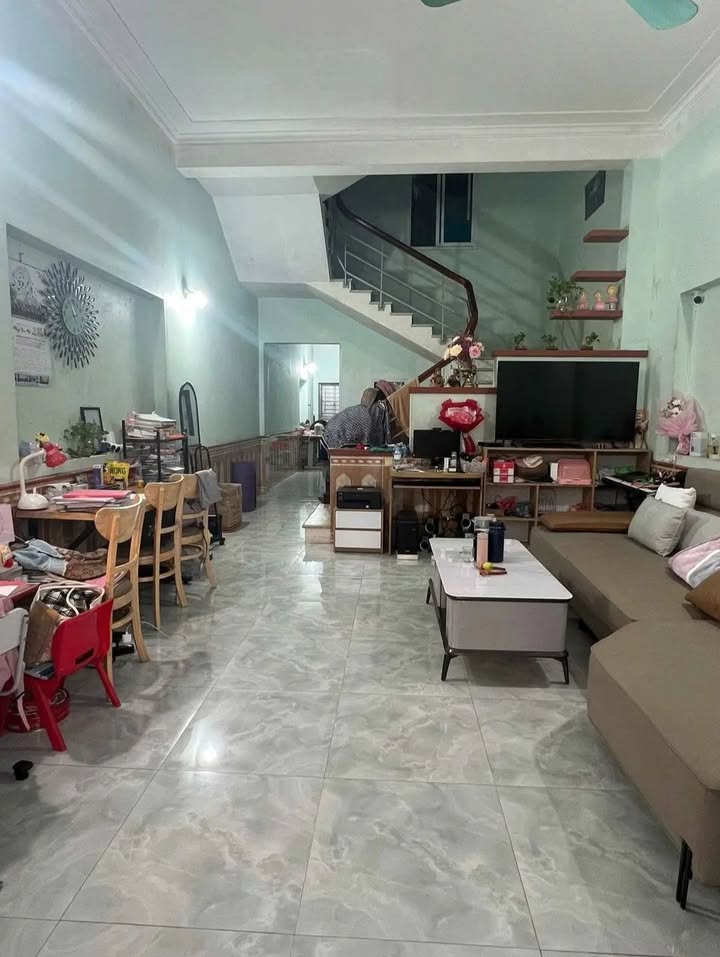 Nhà 2,5 tầng tại Xương Giang, Bắc Giang 72m² - Đường ô tô, gần chợ và trường học!