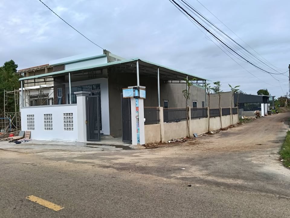 Nhà bán Trảng Bom 182m² giá 1.75 tỷ - Sổ đỏ chính chủ, lô góc 2 mặt tiền