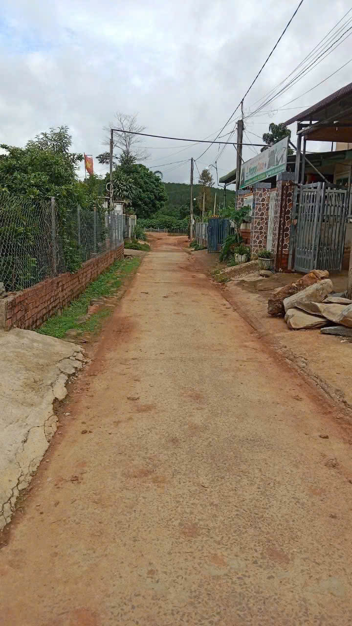 Nhà riêng xã Gung Ré, Di Linh 190m² giá 950 triệu - Sổ hồng chính chủ, ô tô vào tận nhà!