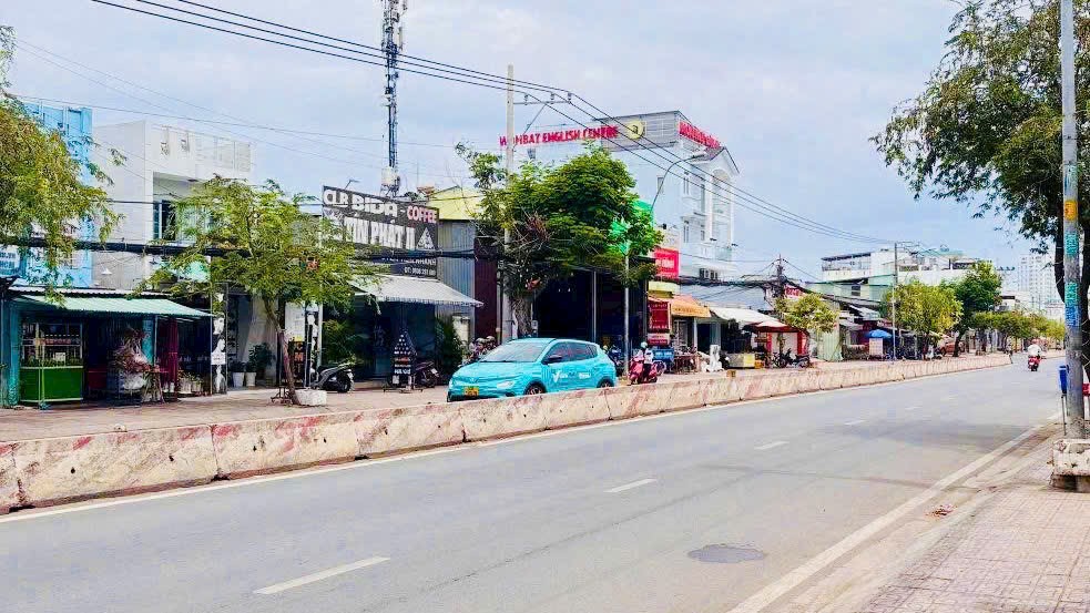 FrontHouse mặt tiền Huỳnh Tấn Phát Quận 7 giá 75 tỷ - Đầu tư sinh lời ngay!