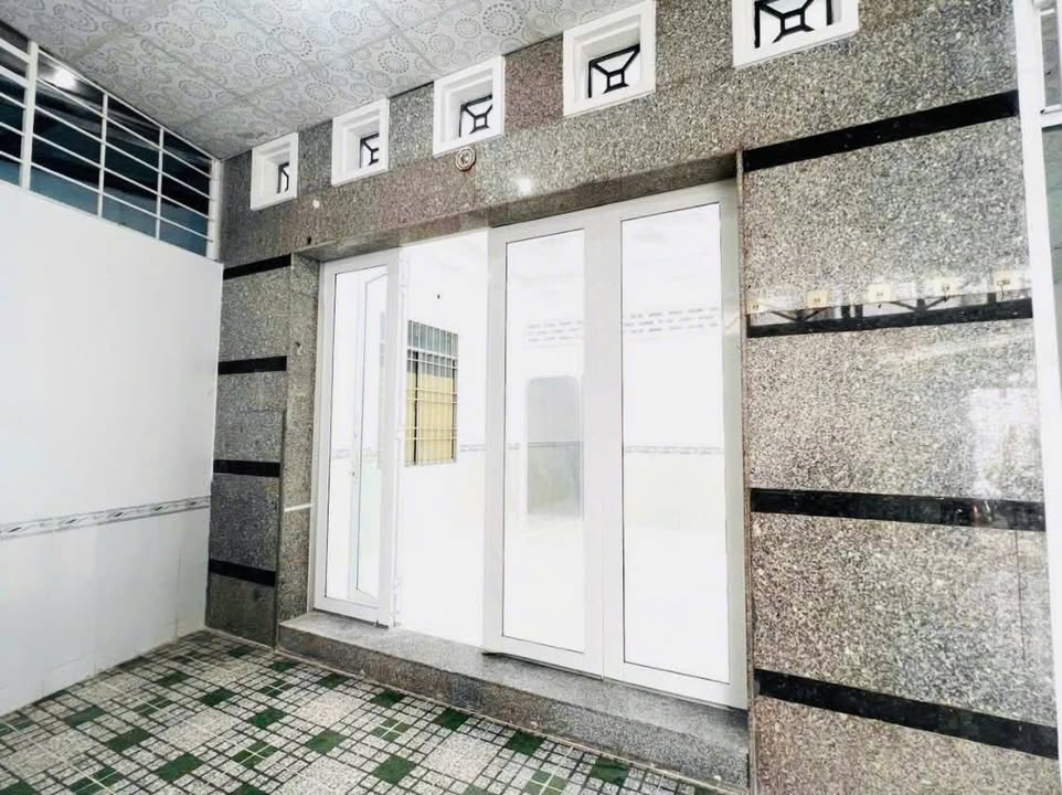 Bán nhà hoàn thiện + 4 phòng trọ hẻm 32 Trần Quốc Toản, Rạch Giá, 200m² - Đầu tư sinh lời ngay!