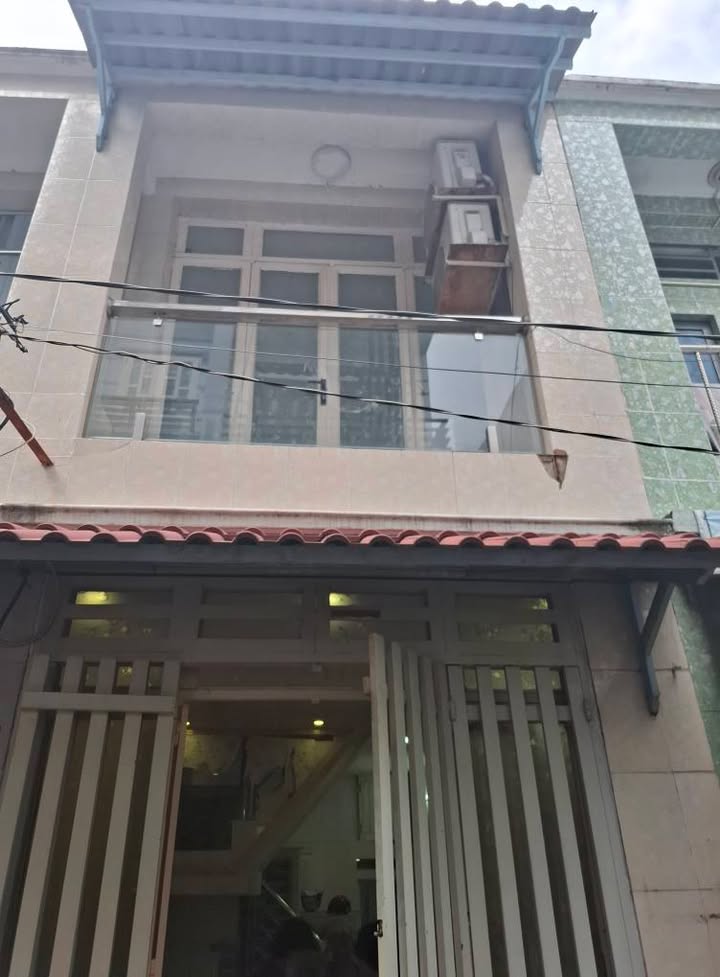 Nhà phố Hậu Giang, quận 6, diện tích 27m² giá 3.5 tỷ - Khu dân cư an ninh, hướng Đông!