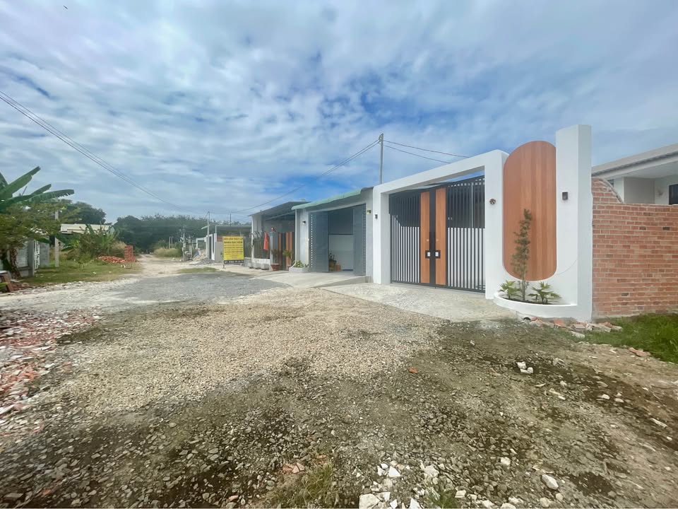 Nhà riêng Hẻm 45 Ngô Quyền, Long Hoa 175m² giá 1.49 tỷ - Nhà mới đẹp, sẵn sàng ở ngay!