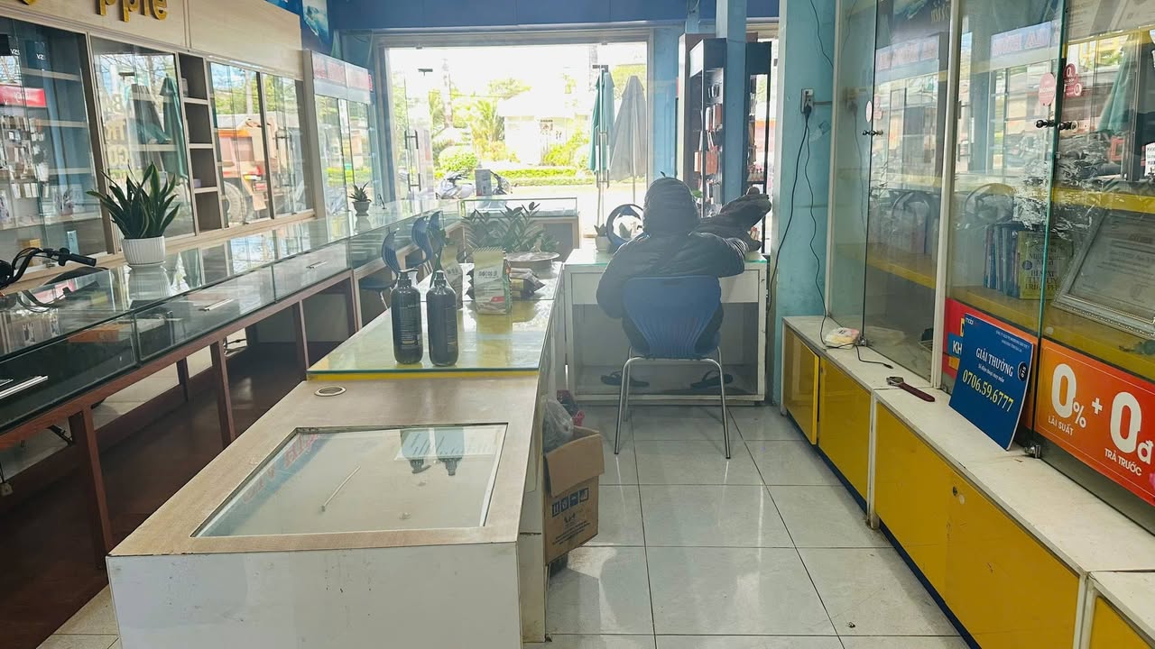 Nhà mặt tiền Trường Chinh, Pleiku 250m² giá 5.65 tỷ - Kinh doanh lý tưởng!