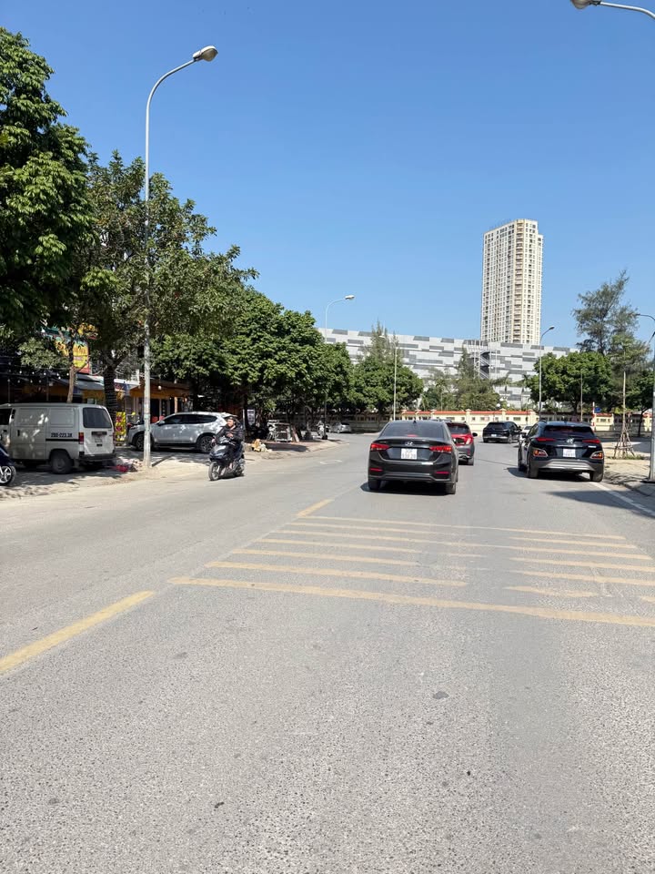 Townhouse Liền kề Văn Phú 90m² - Giá thỏa thuận - View trường Marie Curie