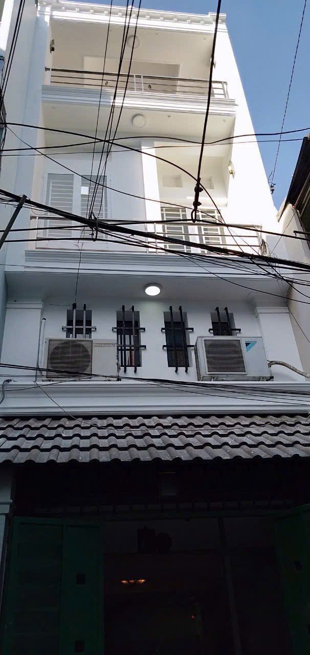 Nhà cho thuê đường Nhật Tảo, P8, Q10 30m² - Sẵn sàng vào ở ngay!