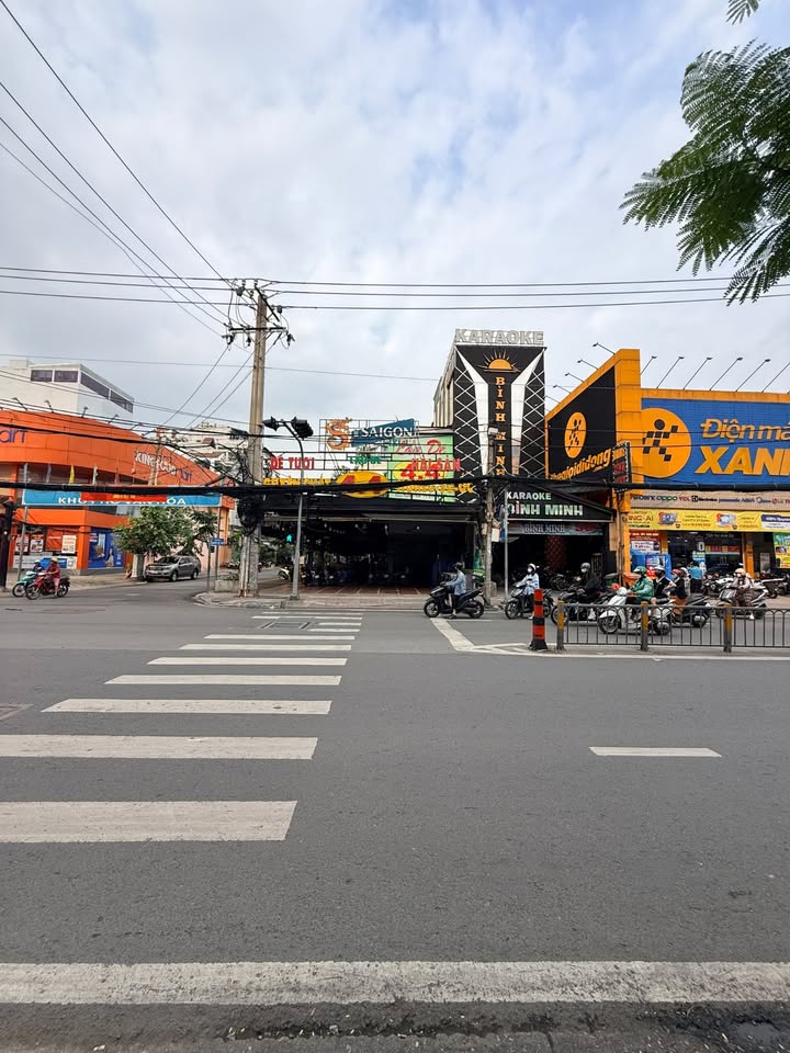 Bán nhà mặt tiền 432 Nguyễn Thị Thập, Tân Hưng, Quận 7 - Sổ hồng chính chủ, giá tốt!