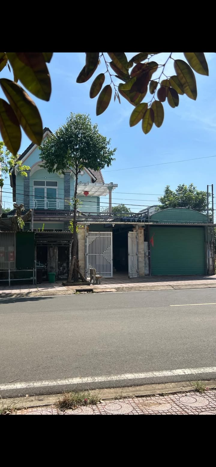 Nhà 2 tầng đường Chí Thanh, Tân Phú 360m² - Tiềm năng kinh doanh lớn!