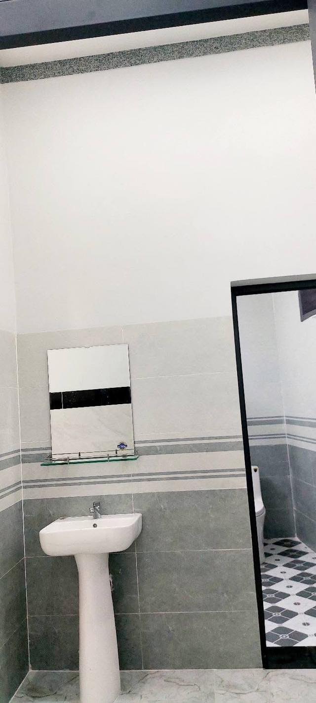 Nhà góc 2 mặt tiền khu phố 5 Tiến Thành 200m² giá 2 tỷ - Sở hữu ngay!