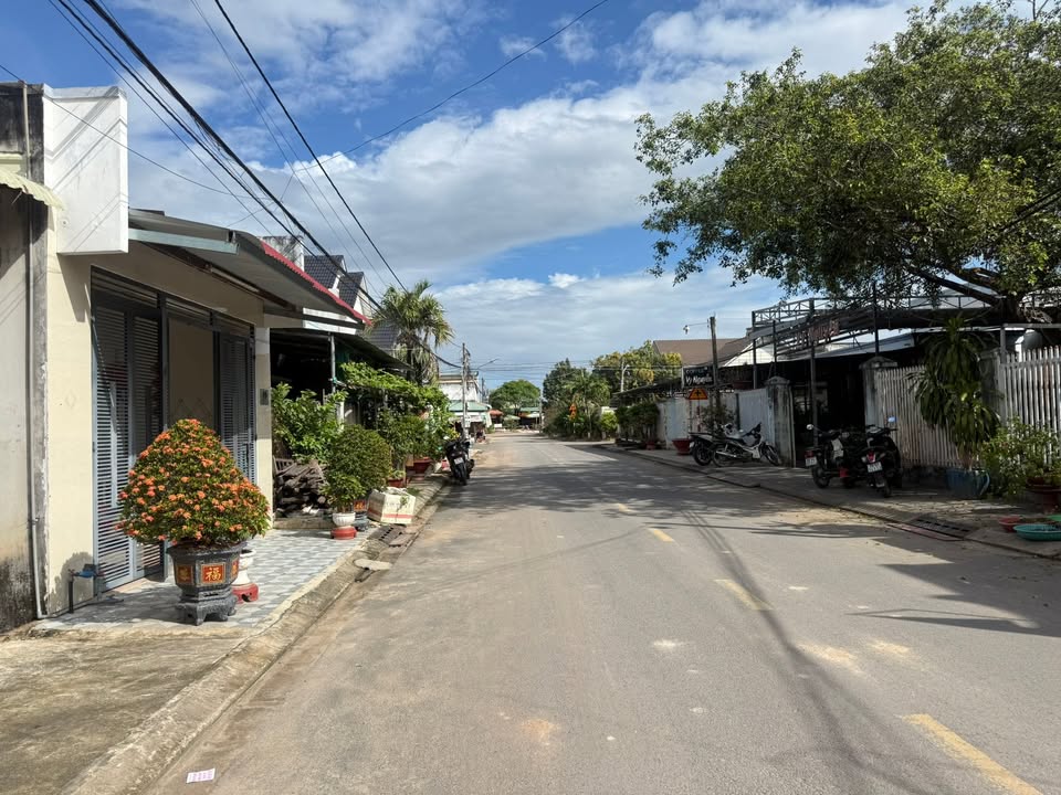 Nhà phố Hẽm 79 Cách Mạng Tháng 8, Hiệp Ninh, Tây Ninh 122.5m² giá 1.45 tỷ - Cơ hội đầu tư hấp dẫn!