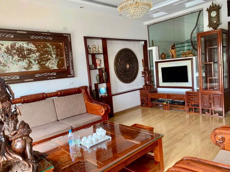 Bán gấp FrontHouse 3 tầng 1 tum - Đường Vũ Đán, Tứ Minh - 15.12 tỷ, sổ đỏ chính chủ!