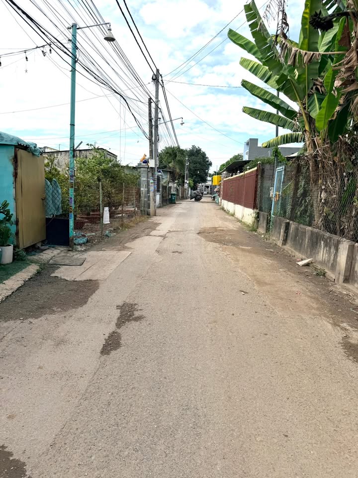 Đất nền phường Tân Hạnh, Dĩ An 80m² giá 2.45 tỷ - Vị trí đắc địa gần ngã tư