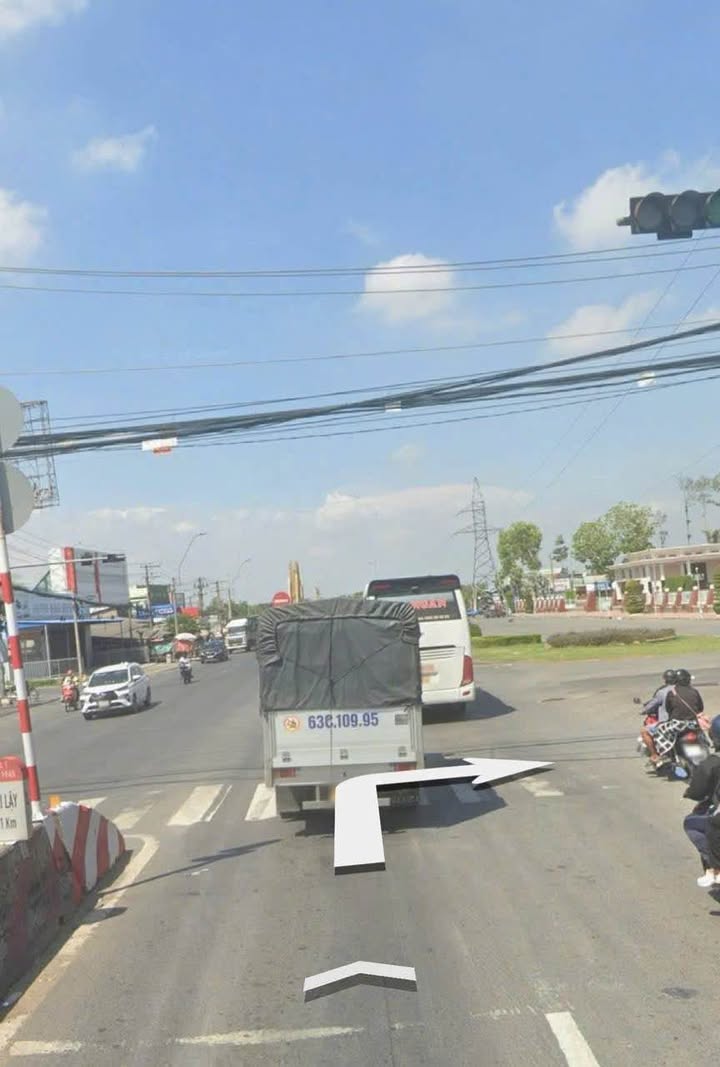 Nhà Kho Đường ĐT834, Bình Thạnh, Thủ Thừa 580m² giá 7 tỷ - Địa điểm kinh doanh lý tưởng!