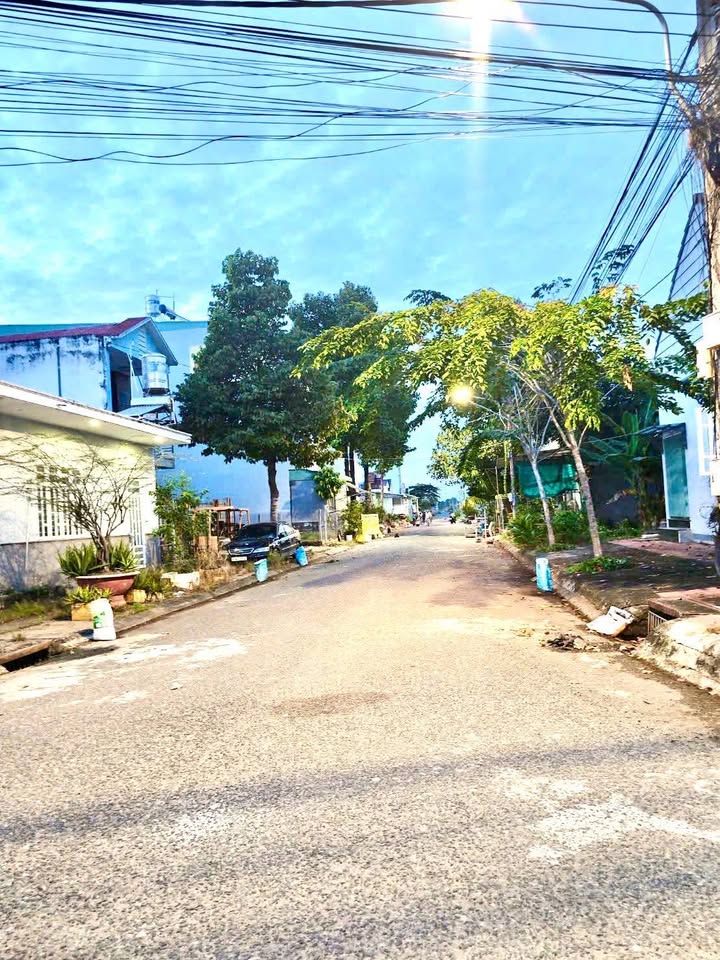 Bán đất KDC Tây Đại Học Long Xuyên 90m² giá 1.98 tỷ - Đầu tư lý tưởng!