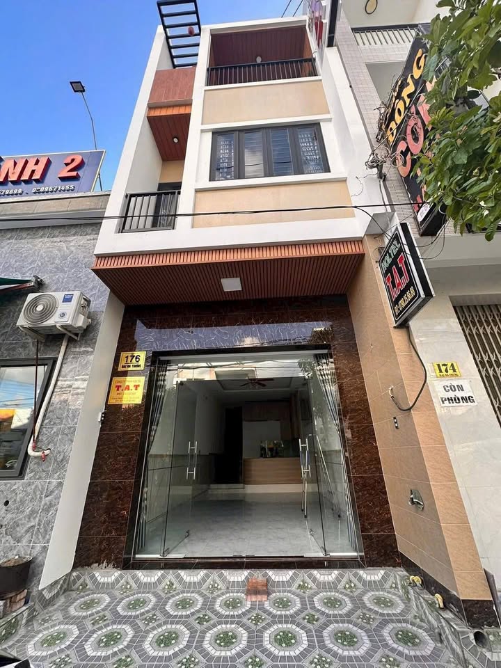 Khách sạn kinh doanh tại Long Hải 100m² giá 7.5 tỷ - Cơ hội đầu tư hấp dẫn!