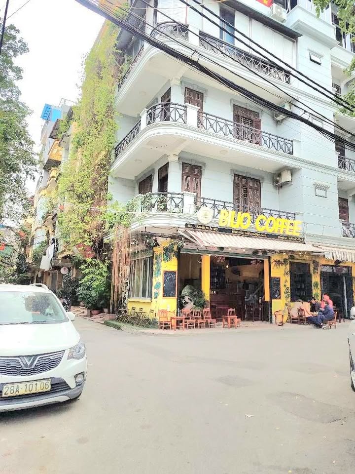 Nhà mặt phố Kim Mã Ba Đình 65m² giá 25 tỷ - Kinh doanh hiệu quả hai mặt thoáng!