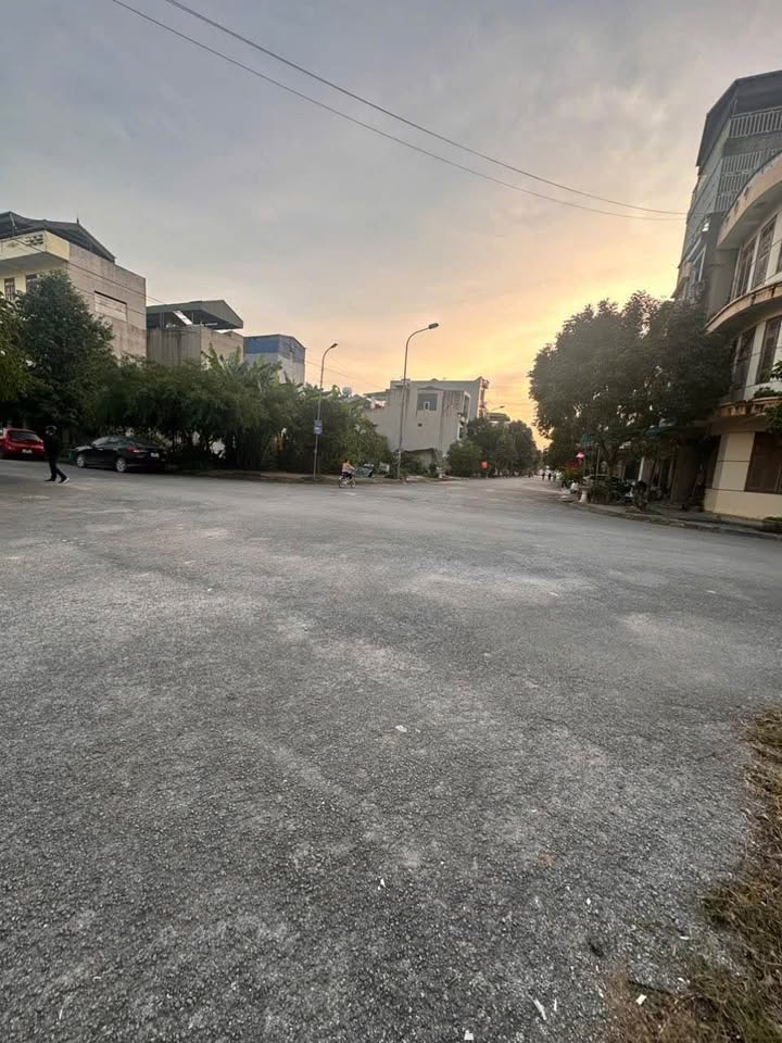 Đất nền mặt tiền 08 Nam Ngạn 125m² giá chỉ 4 tỷ - Cơ hội đầu tư sinh lời!