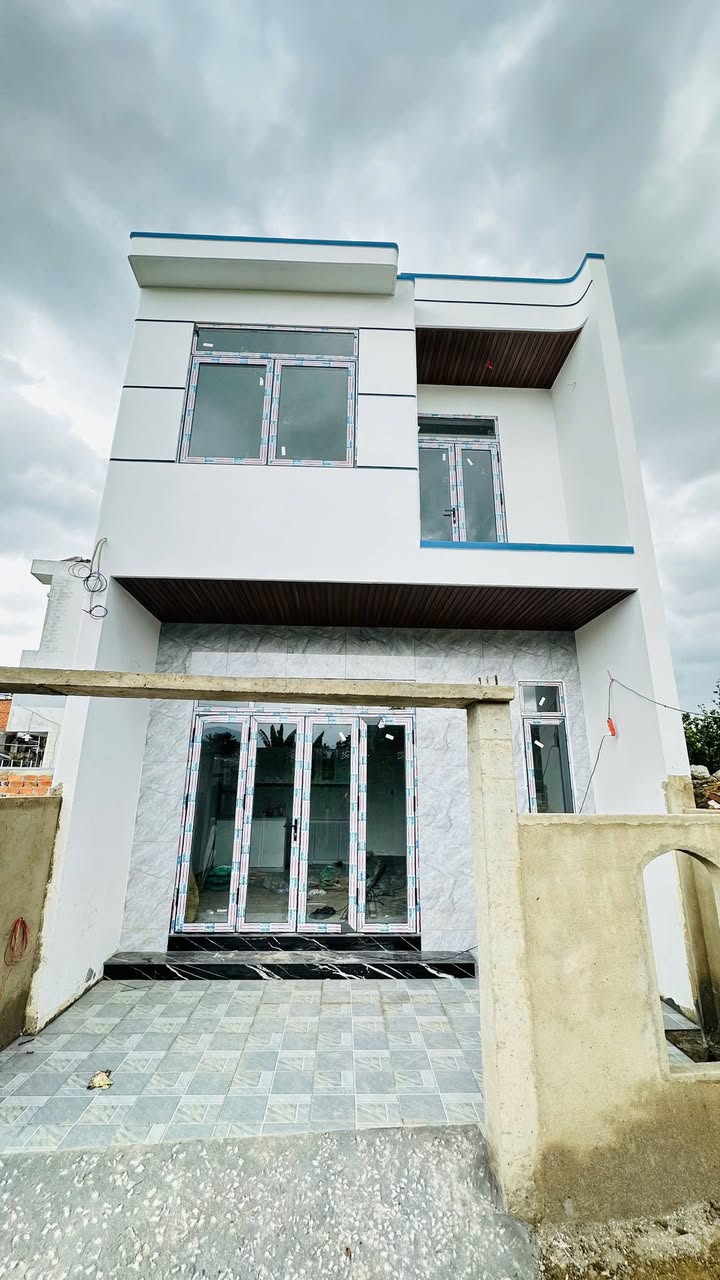 Nhà 2 tầng hiện đại tại Diên An, Diên Khánh 61m² giá 2.57 tỷ - Tiện ích đầy đủ, sẵn sàng ở ngay!