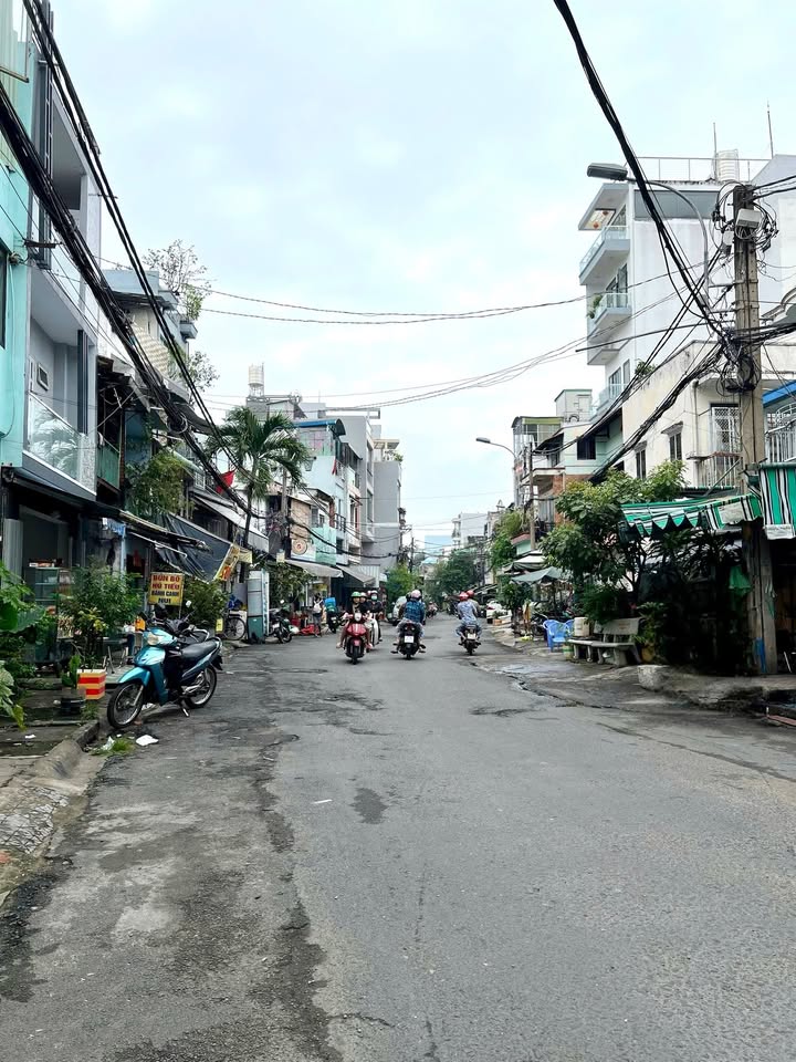 Nhà mặt tiền Lê Thị Bạch Cát, quận 11, 36m² - Đầu tư sinh lời!