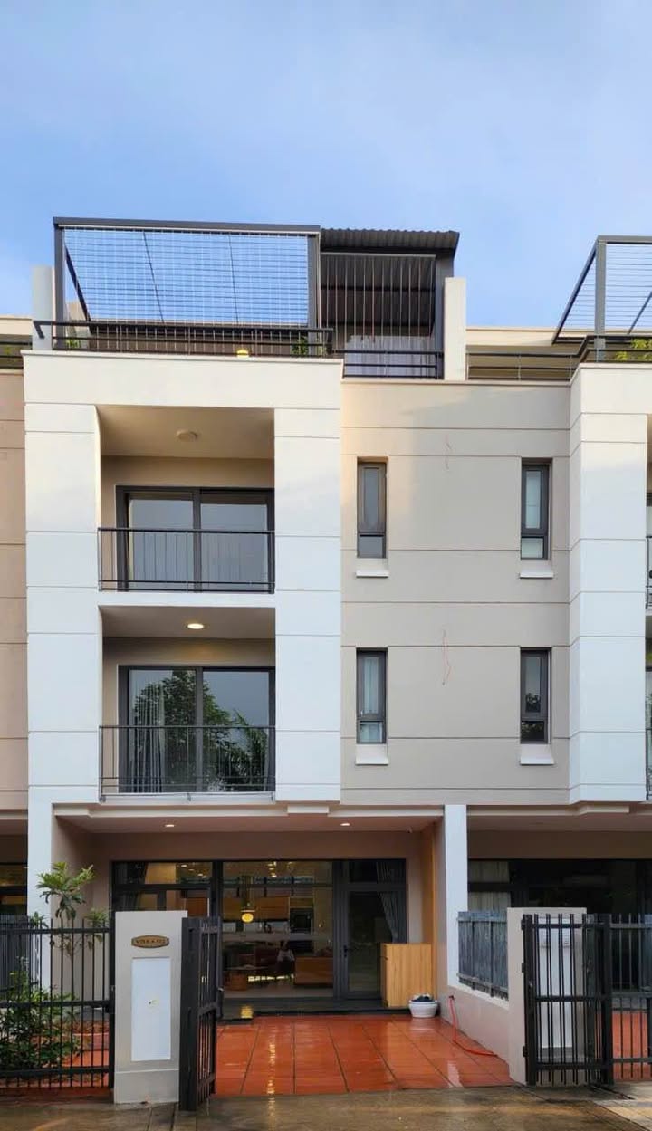 Townhouse Lotus Residence Hùng Thắng 99m² giá 8.9 tỷ - Sổ đỏ chính chủ, vị trí đắc địa!