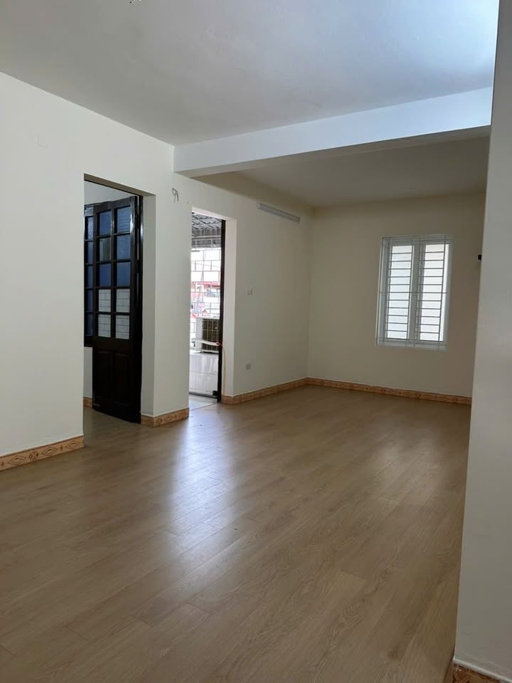 Căn hộ K80 ngõ 376 đường Bưởi 75m² giá 8 triệu - Nhà mới sơn sửa, đầy đủ nội thất!