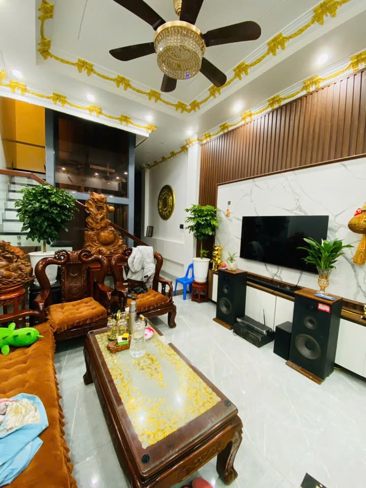 Nhà đẹp 5 tầng tại An Khánh - Hoài Đức 42m² giá 10 tỷ - Thiết kế hiện đại, sẵn sàng vào ở!