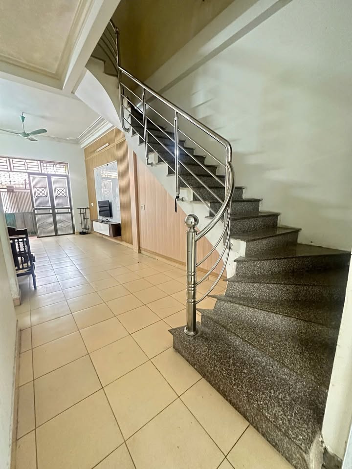 Nhà 3 tầng Đống Đa Vĩnh Yên 61m² giá 2.3 tỷ - Bán gấp, sổ hồng chính chủ!