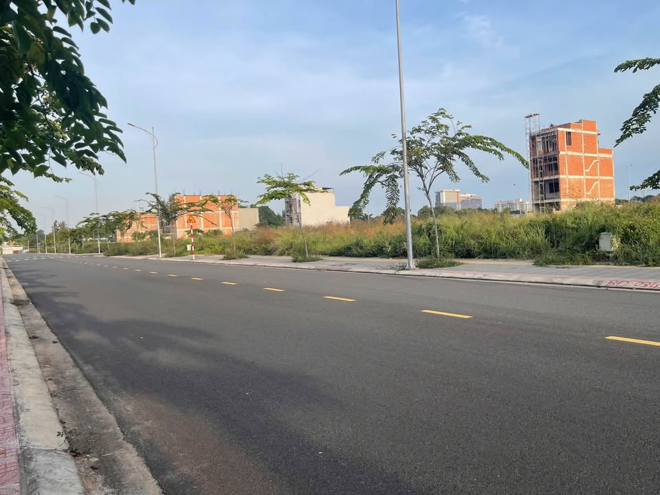 Lô đất TĐC phường 10 TP HCM 75.1m² giá 7.65 tỷ - Đường rộng, thoáng mát quanh năm!