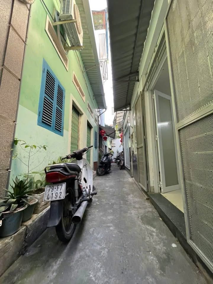 Nhà hẻm Ngô Gia Tự, Nha Trang 25.9m² giá 2.45 tỷ - Gần trung tâm thành phố!