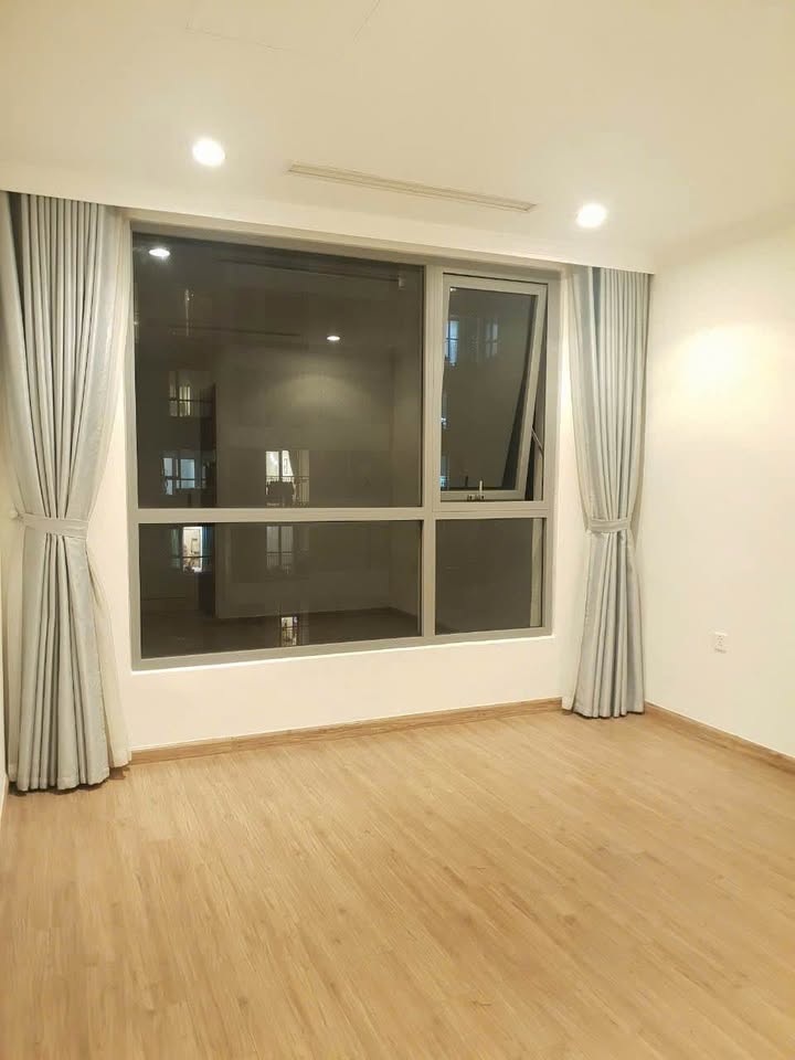 Căn hộ Park Hill Vĩnh Tuy 85m² - Phòng khách rộng rãi, view quảng trường tuyệt đẹp!