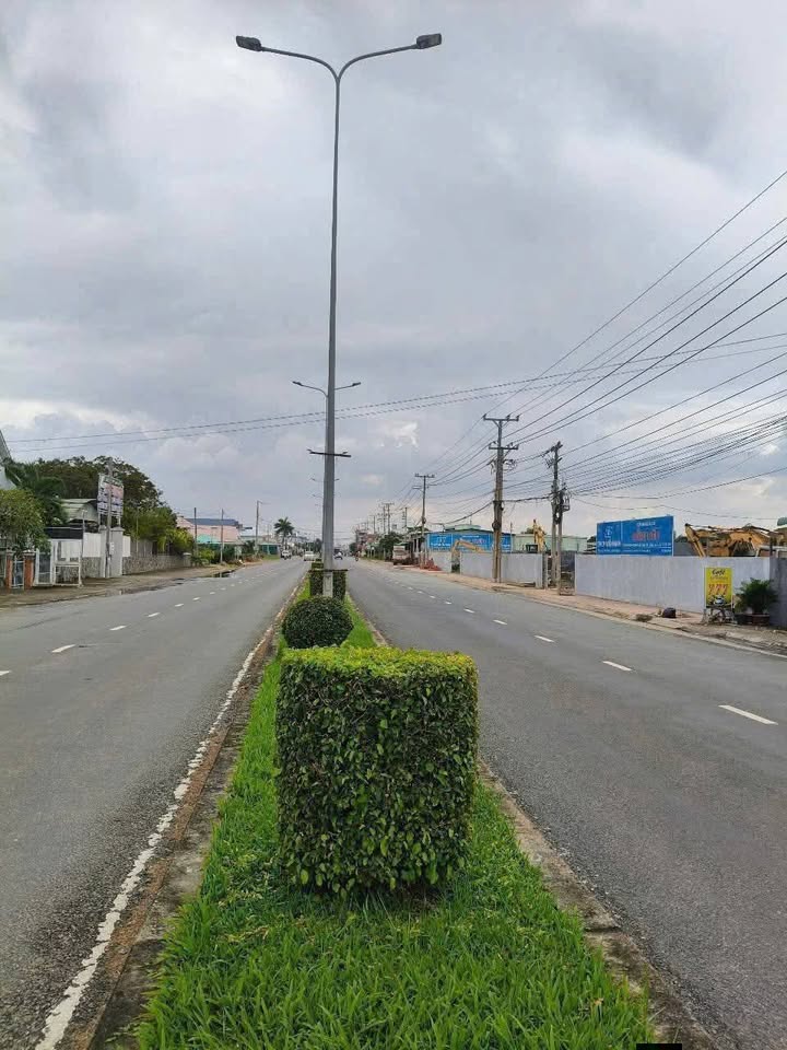 Nhà cấp 4 mặt tiền Tỉnh lộ 827A, Vĩnh Công 58.8m² giá 1.75 tỷ - Chính chủ bán gấp!