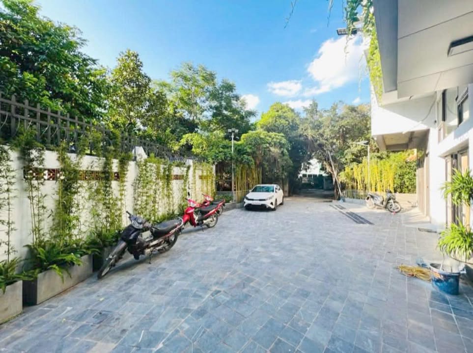 Bán đất mặt phố Tô Ngọc Vân, Tây Hồ 370m² giá 109 tỷ - Đầu tư sinh lời ngay!