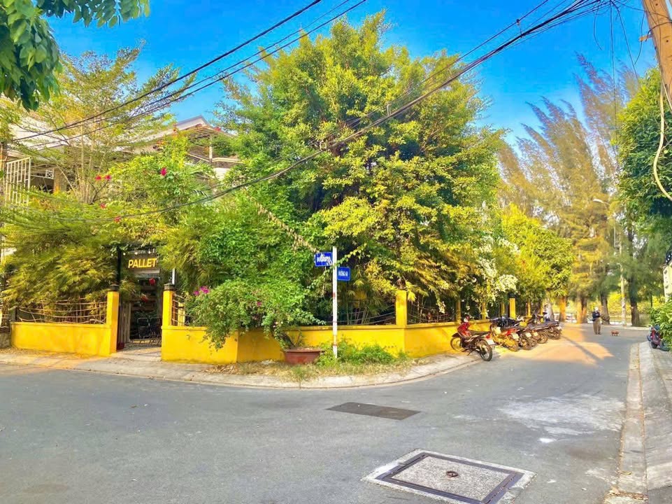 Mặt bằng kinh doanh cho thuê góc 3 mặt tiền khu Tân Quy Đông, quận 7, 288m² - View sông tuyệt đẹp!