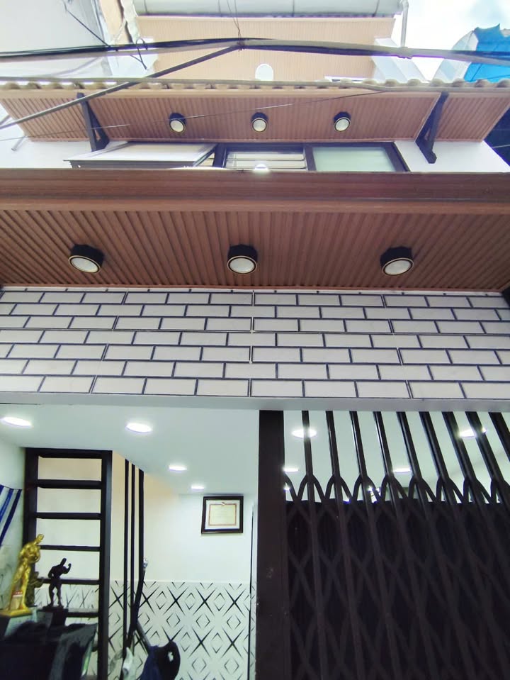 Nhà phố Tân Hoà Đông, Quận 6 - 14m² giá 2 tỷ - Hướng Tây Bắc, sổ hồng riêng