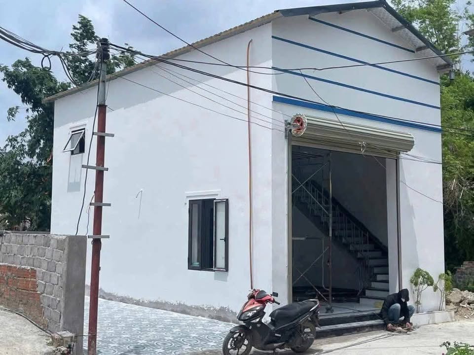 Nhà phố Hà Khẩu, Hạ Long 102m² giá 1.1 tỷ - Sẵn sàng vào ở ngay!