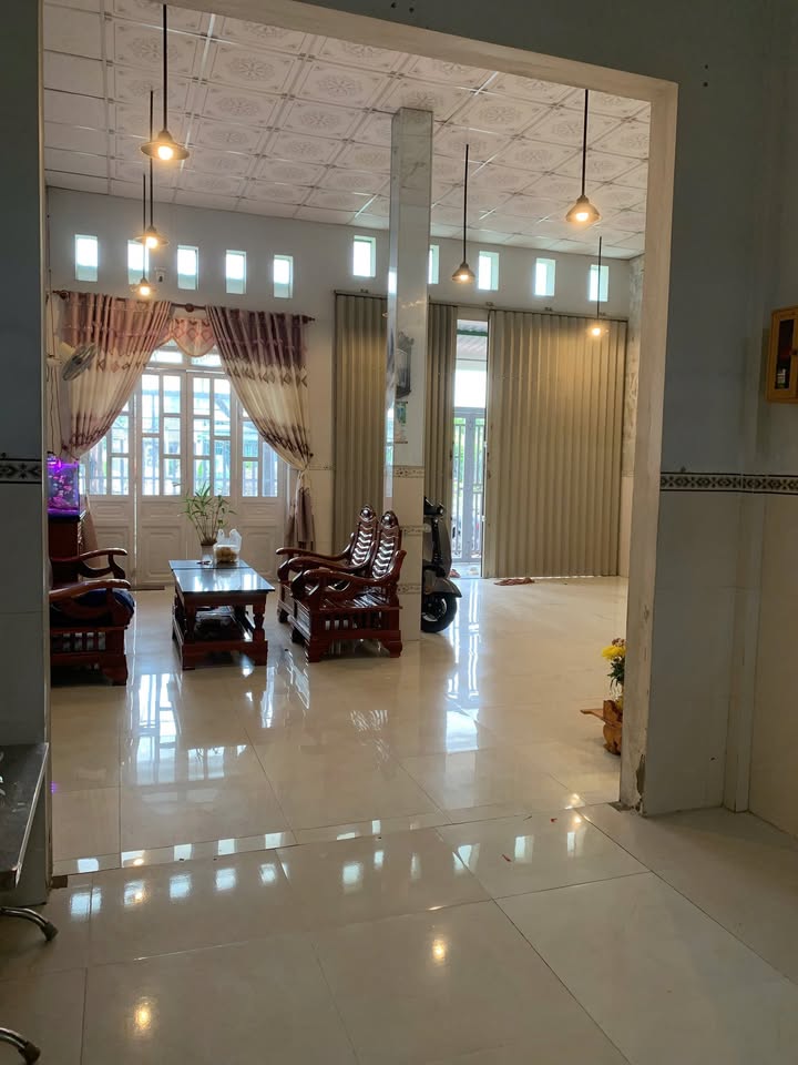 Nhà gác lỡ tại Diêu Trì, 105m² giá 2.9 tỷ - Đầy đủ tiện ích xung quanh!