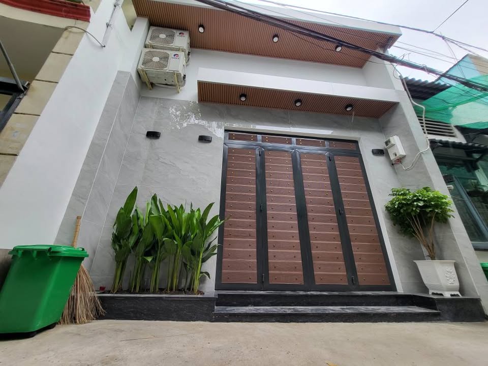 Nhà 2 tầng đường Tô Ký, quận 12, 38m² giá 3.1 tỷ - Sổ hồng riêng, tặng nội thất!