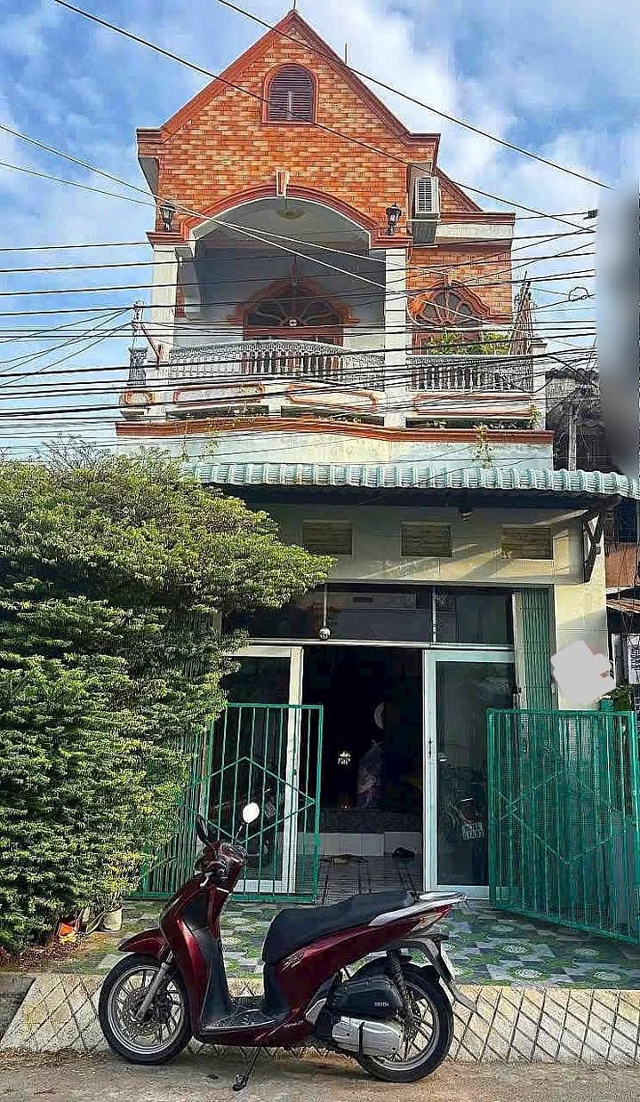 Nhà nguyên căn cho thuê tại Văn Thánh 01, Phan Thiết, 200m² - Full nội thất, giá chỉ 6 triệu/tháng!