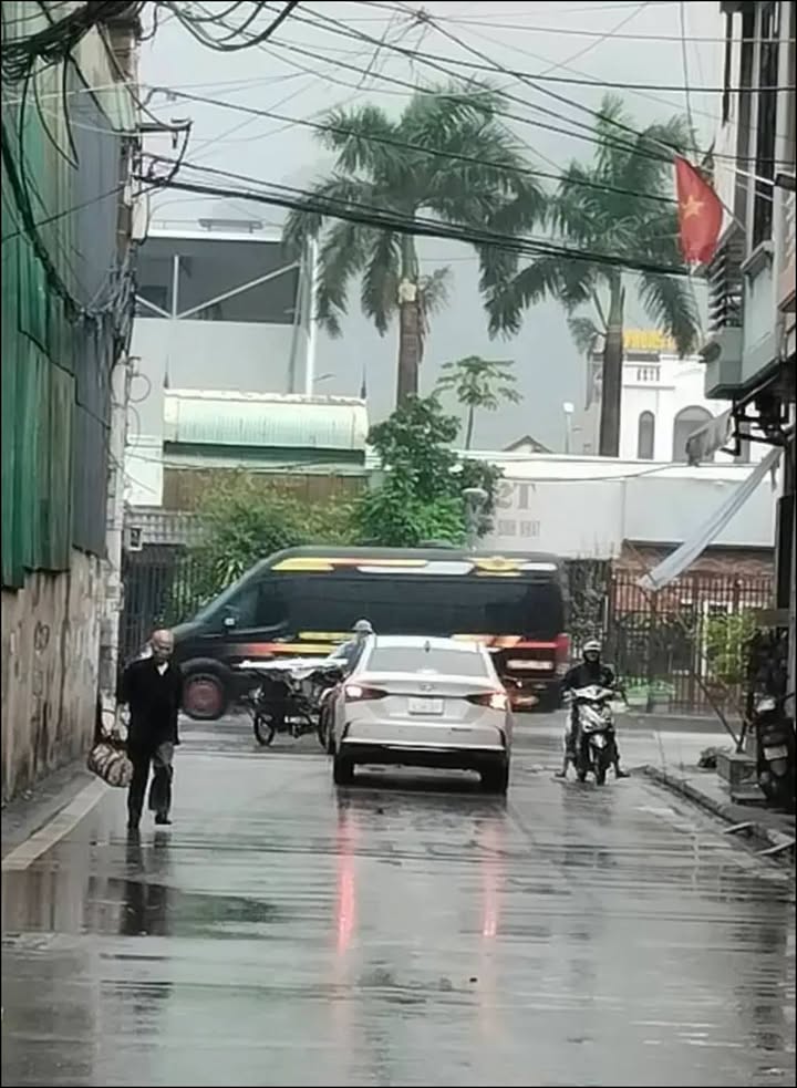 Nhà 2 tầng Cẩm Sơn 65m² giá 2.35 tỷ - Gần Quốc Lộ 18, tiện ích đầy đủ!