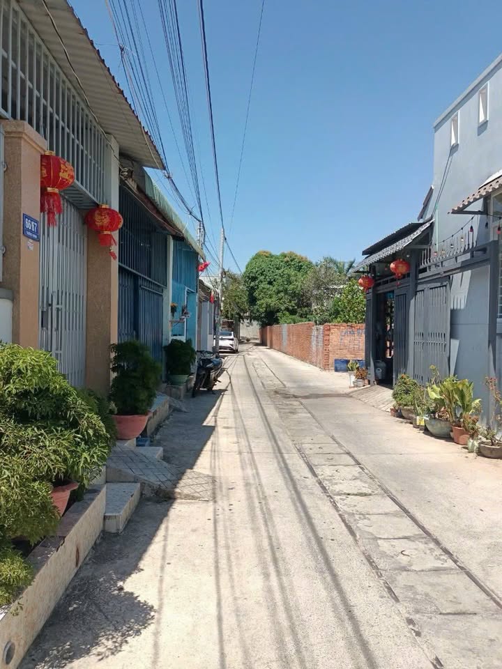 Đất đẹp Long Hải 120m² giá 2.19 tỷ - Gần trường học và chợ