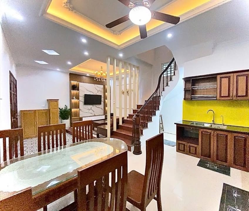 Nhà phố Võ Chí Công Cầu Giấy 46m² giá 10.6 tỷ - Lô góc, ô tô tránh