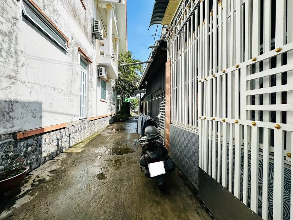 Nhà cấp 4 tại Đường Trần Phú, Phường Phước Hậu, Vĩnh Long 84m² giá 2.15 tỷ - Vị trí thoáng mát, gần chùa Long Viễn!