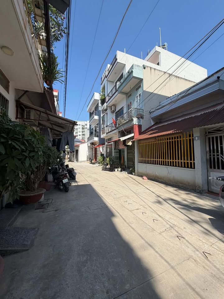 Nhà 3 tầng thiết kế hiện đại tại Châu Xuyên, Bắc Giang 60m² giá chỉ 300 triệu - Cơ hội không thể bỏ lỡ!