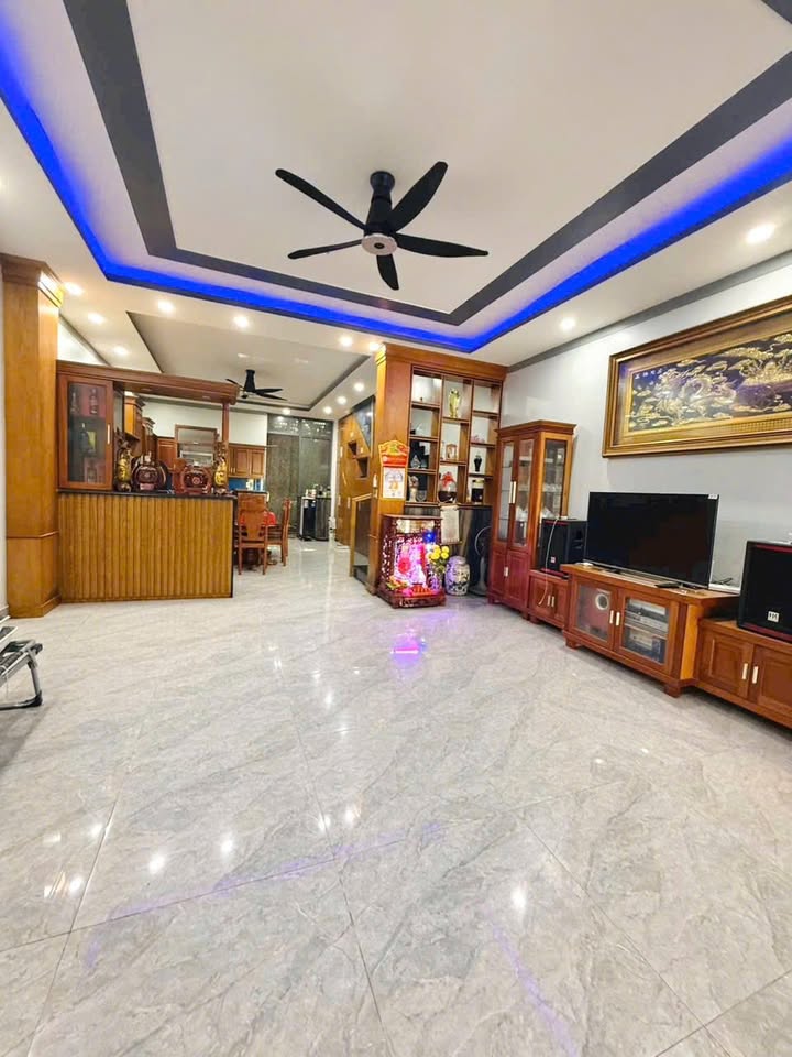 Nhà 2 Tầng Tân Đông Hiệp 126m² giá 4 tỷ - Thiết kế hiện đại, vào ở ngay!