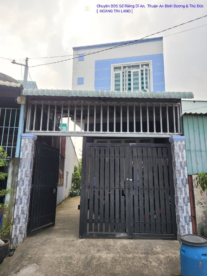 Nhà Hoàn Công Dĩ An 187m² giá 4.05 tỷ - Thiết kế tiện nghi, gần Làng Đại học!