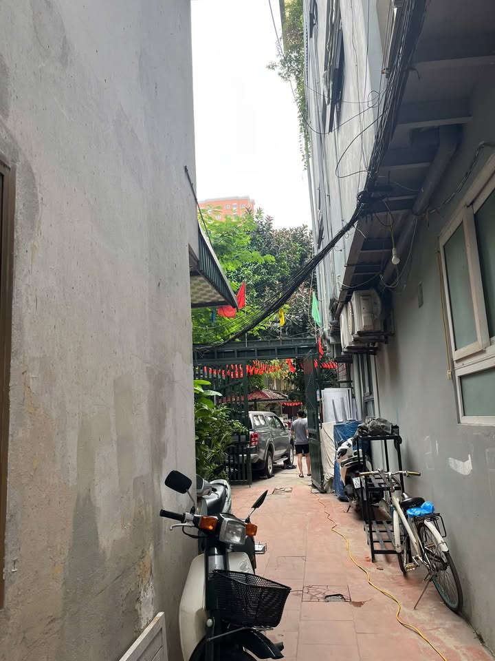 Nhà 2 tầng Nghĩa Tân 28m² giá 3 tỷ - Cơ hội đầu tư sinh lời!