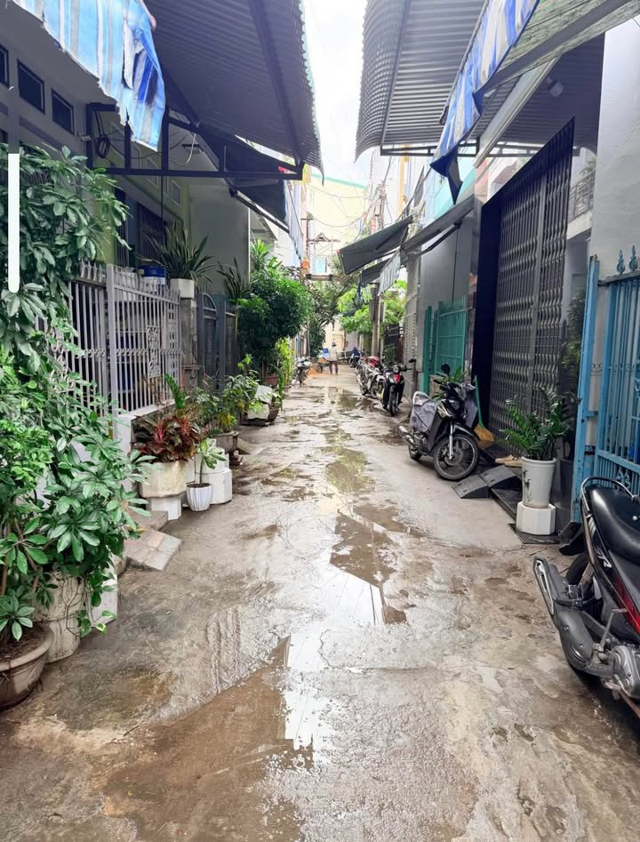 Nhà hẻm Biên Cương, Pleiku 30m² giá 2 tỷ - Vị trí hiếm có!