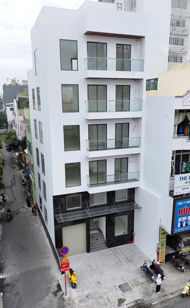 Cho thuê tòa nhà 52B-52C Nguyễn Bỉnh Khiêm, Quận 1 - Tòa nhà mới 100% phù hợp mọi mô hình kinh doanh!